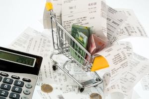 Wenn Sie über Ihre Ausgaben genau Buch führen, finden Sie leicht heraus, wie viel Geld noch übrig ist.