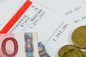 Wie der Name schon sagt, ist einer der Gründe für Einkommensarmut die ungleiche Einkommensverteilung in einem Land