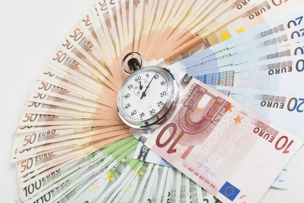 Inflationsrechner ermittelt, welche Kaufkraft Geld in Zukunft voraussichtlich haben wird.