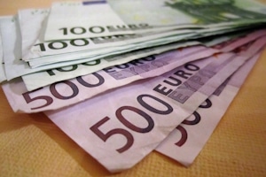 Unterschied zwischen Grundschuld und Hypothek: Ein Beispiel ist, dass die Grundschuld stets gleich bleibt, während die Hypothek sinkt.