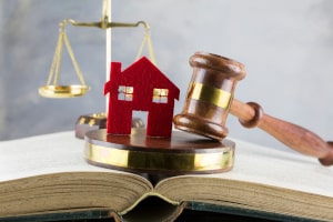 Zwangsvollstreckung in Immobilien: Der Ablauf ist gesetzlich genau geregelt.